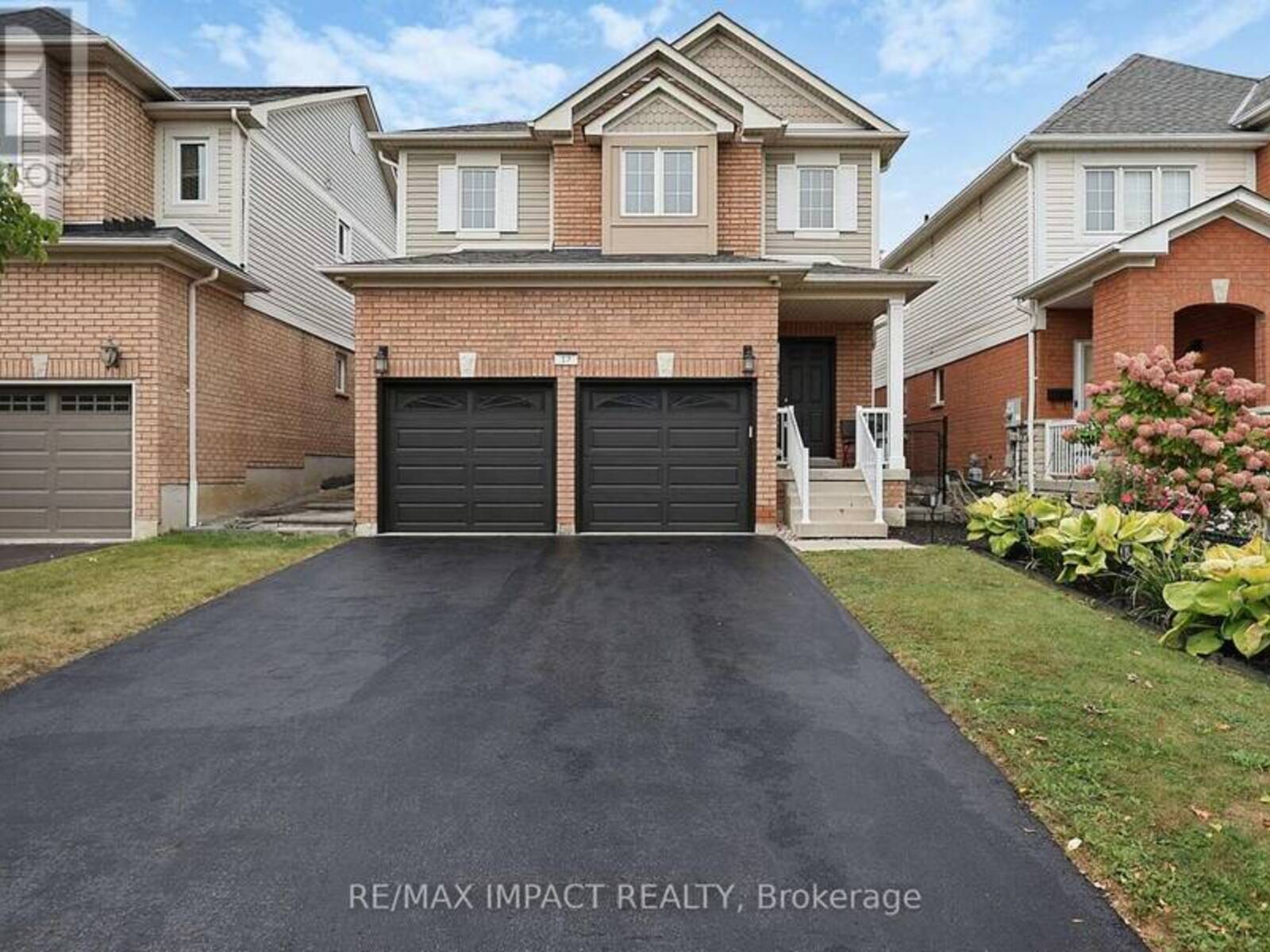 17 HOLMAN COURT, Whitby, Ontario L1P 1W9
