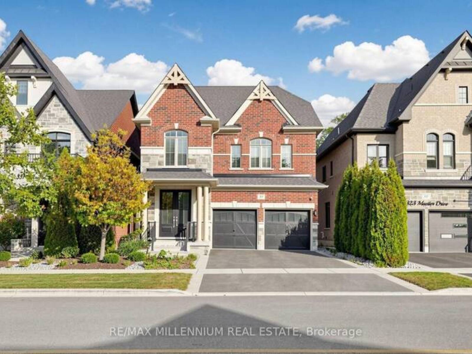 327 MACTIER DRIVE, Vaughan, Ontario L4H 4R1