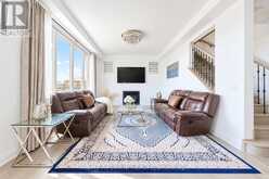 59 HYDRANGEA HOLLOW | East Gwillimbury Ontario | Slide Image Four