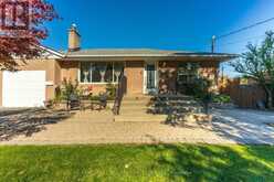 24 AURA LEA BOULEVARD | Toronto Ontario | Slide Image Four