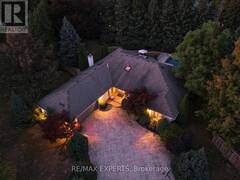 8 FENDLEY COURT Brampton Ontario, L6Z 3H9