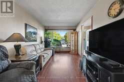 306 TEMPLEMEAD DRIVE | Hamilton Ontario | Slide Image Eight
