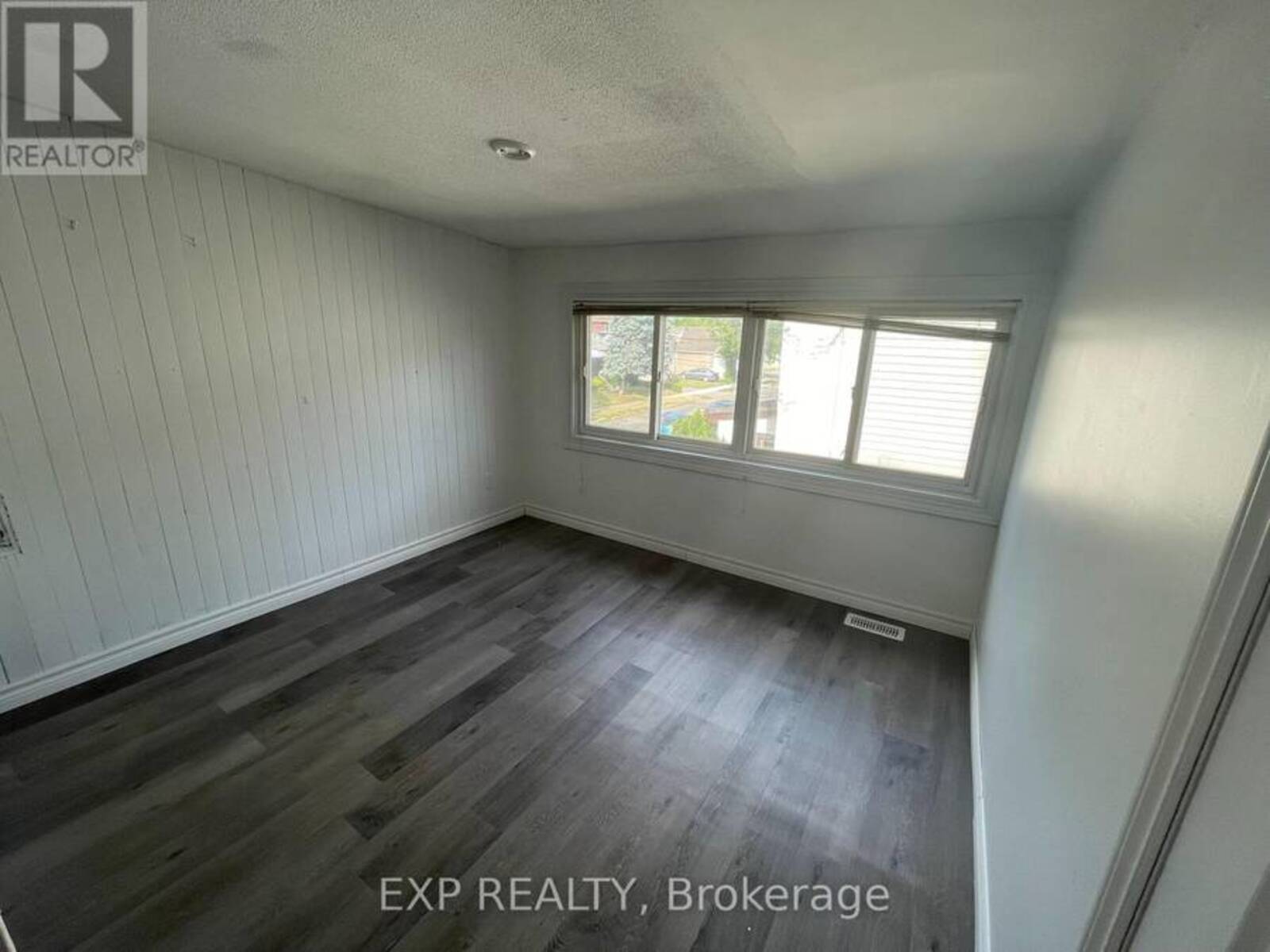 81 HOLMES AVENUE, Hamilton, Ontario L8S 2K8