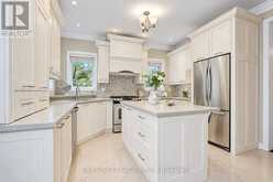207 FARMSTEAD ROAD | Richmond Hill Ontario | Slide Image Fifteen