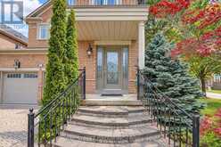 207 FARMSTEAD ROAD | Richmond Hill Ontario | Slide Image Two