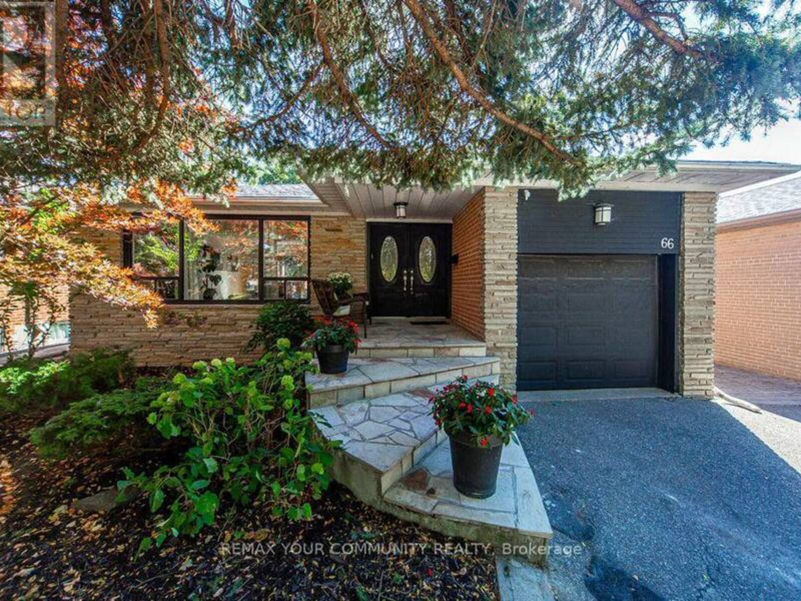 66 DECARIE CIRCLE, Toronto, Ontario M9B 3J3