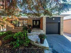 66 DECARIE CIRCLE Toronto Ontario, M9B 3J3