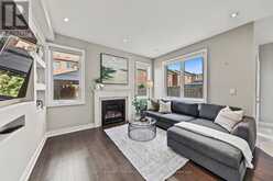 705 YARFIELD CRESCENT | Newmarket Ontario | Slide Image Thirteen