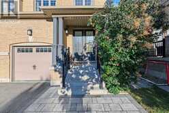 705 YARFIELD CRESCENT | Newmarket Ontario | Slide Image Thirty-two