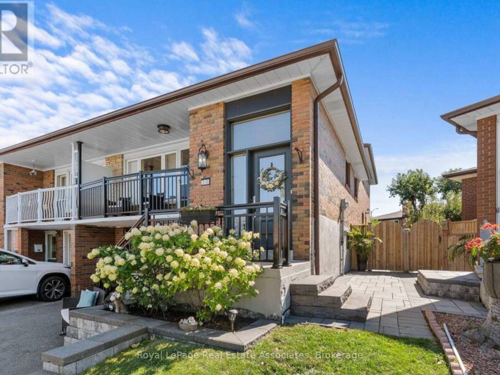 20 HONEYWOOD ROAD, Toronto, Ontario M3N 1B2