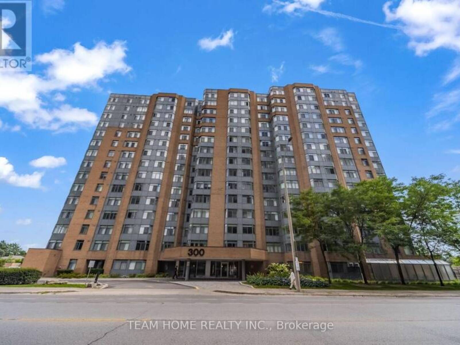 604 - 300 WEBB DRIVE, Mississauga, Ontario L5B 3W3