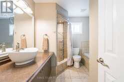 4 BLUEGRASS DRIVE | Barrie Ontario | Slide Image Nineteen