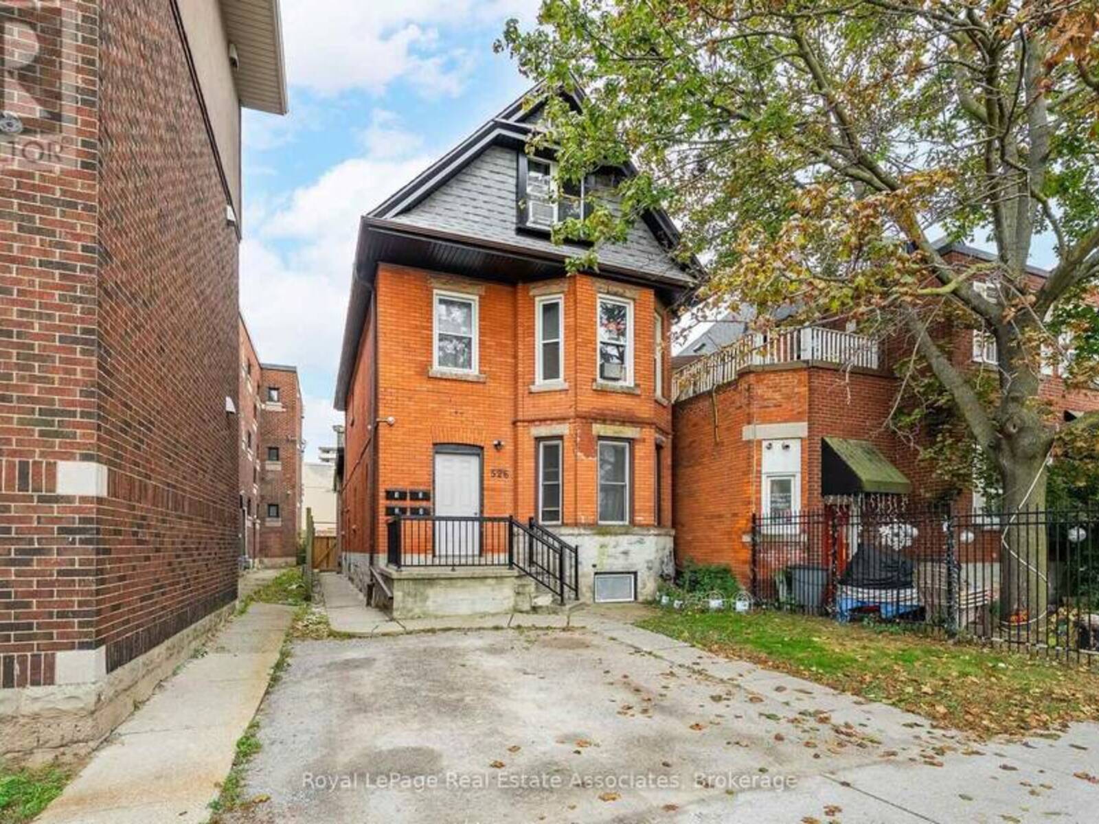 526 KING STREET E, Hamilton, Ontario L8N 1E2
