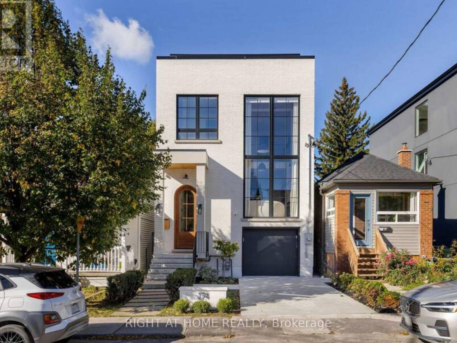 174 CEDRIC AVENUE, Toronto, Ontario M6C 3X8