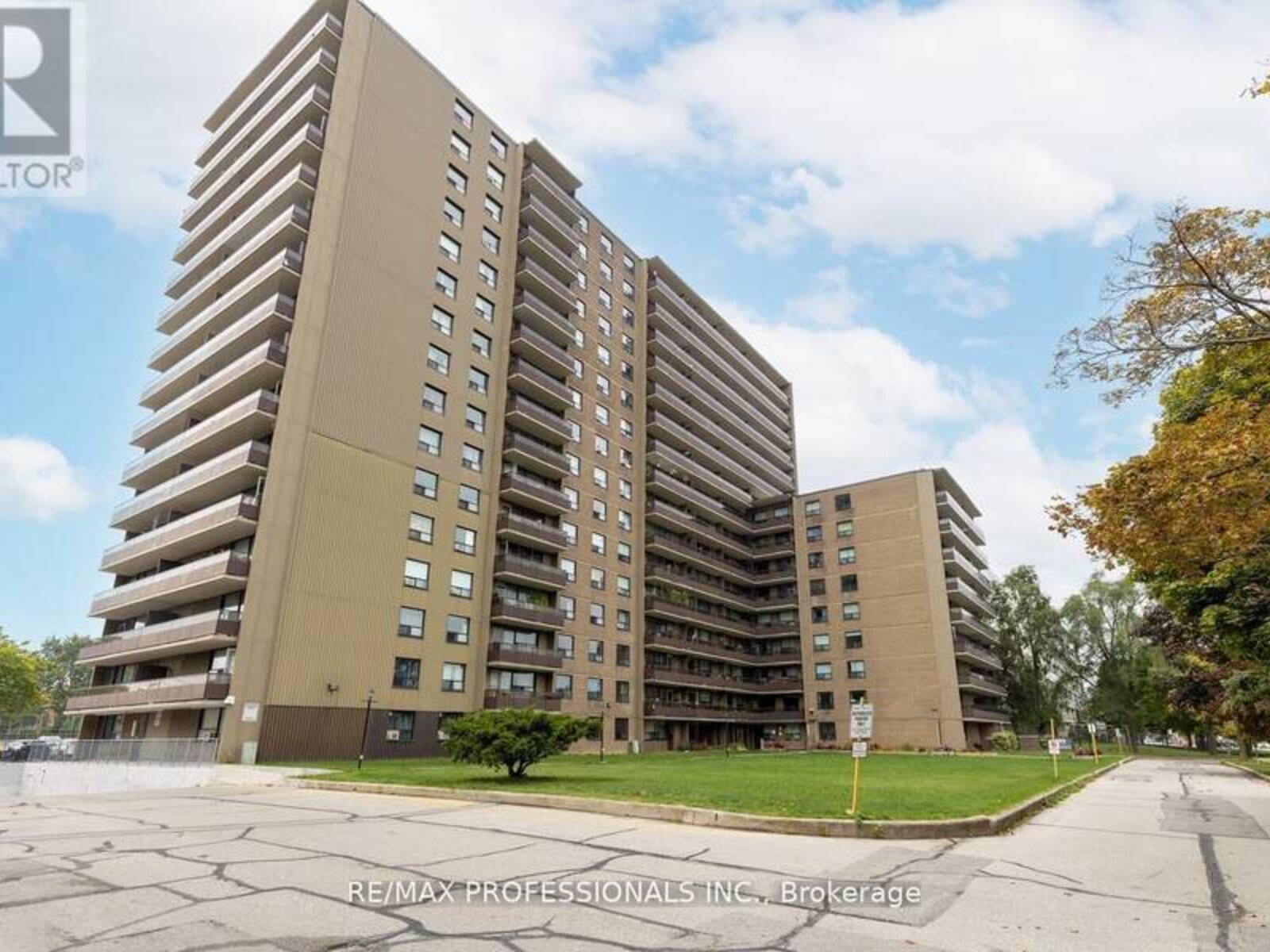 1704 - 180 MARKHAM ROAD, Toronto, Ontario M1M 2Z9
