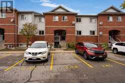 58 - 245 FERNDALE DRIVE S | Barrie Ontario | Slide Image Twelve