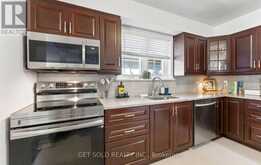 7 WATERCLIFFE ROAD | Toronto Ontario | Slide Image Fifteen
