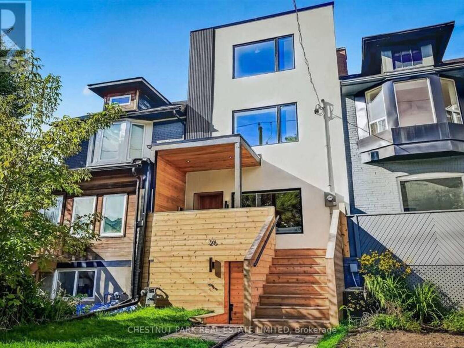 26 CAROLINE AVENUE, Toronto, Ontario M4M 2X7