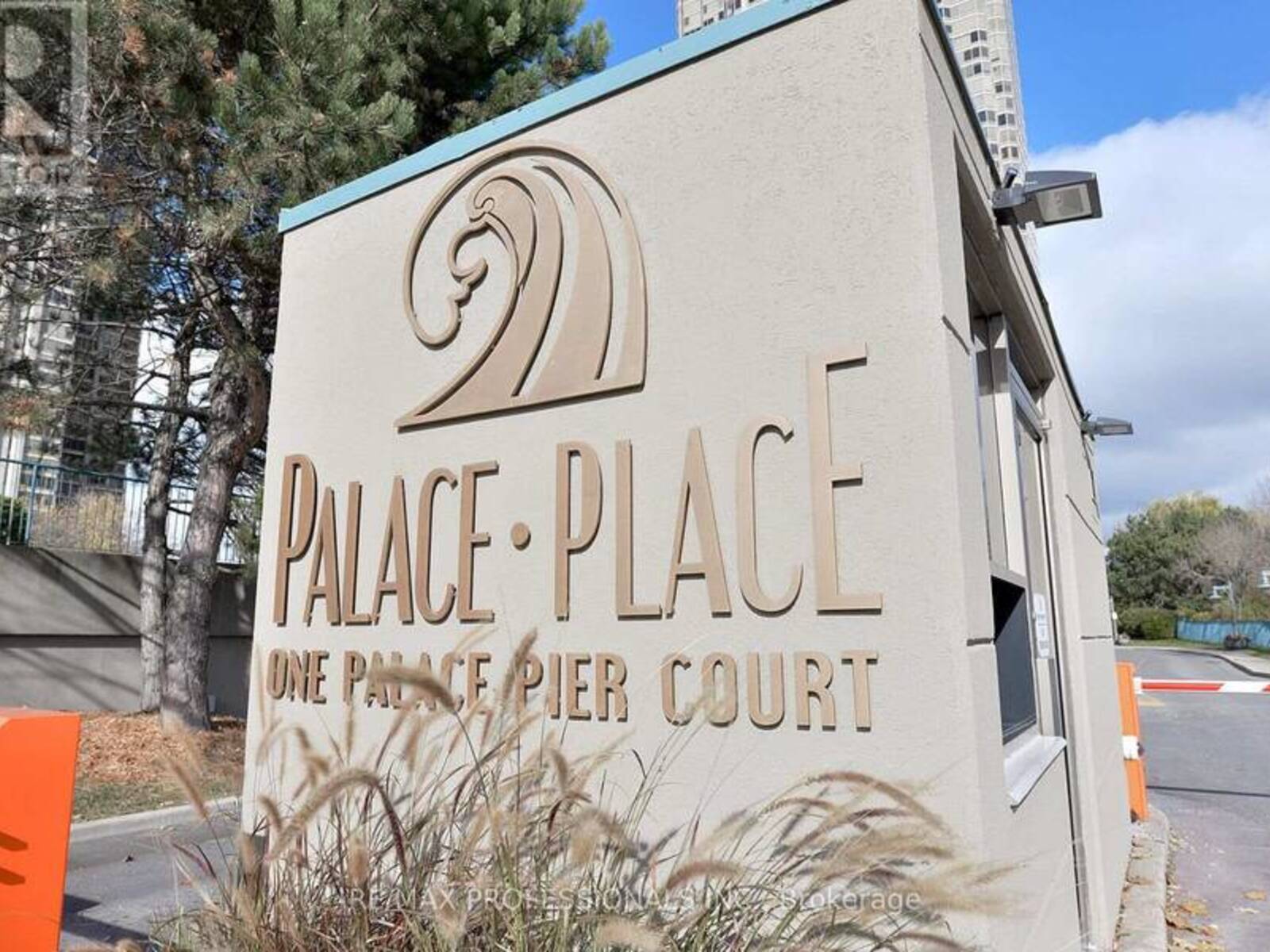4203 - 1 PALACE PIER COURT, Toronto, Ontario M8V 3W9