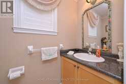 1052 GREENHILL AVENUE | Hamilton Ontario | Slide Image Six