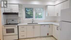 39 WADDINGTON CRESCENT | Toronto Ontario | Slide Image Eight