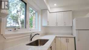 39 WADDINGTON CRESCENT | Toronto Ontario | Slide Image Nine