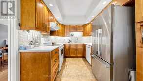 413 - 5 WELDRICK ROAD W | Richmond Hill Ontario | Slide Image Twelve