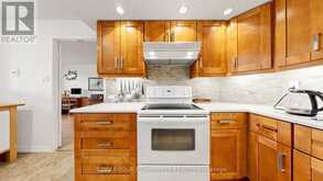 413 - 5 WELDRICK ROAD W | Richmond Hill Ontario | Slide Image Fifteen