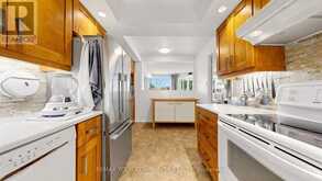 413 - 5 WELDRICK ROAD W | Richmond Hill Ontario | Slide Image Sixteen