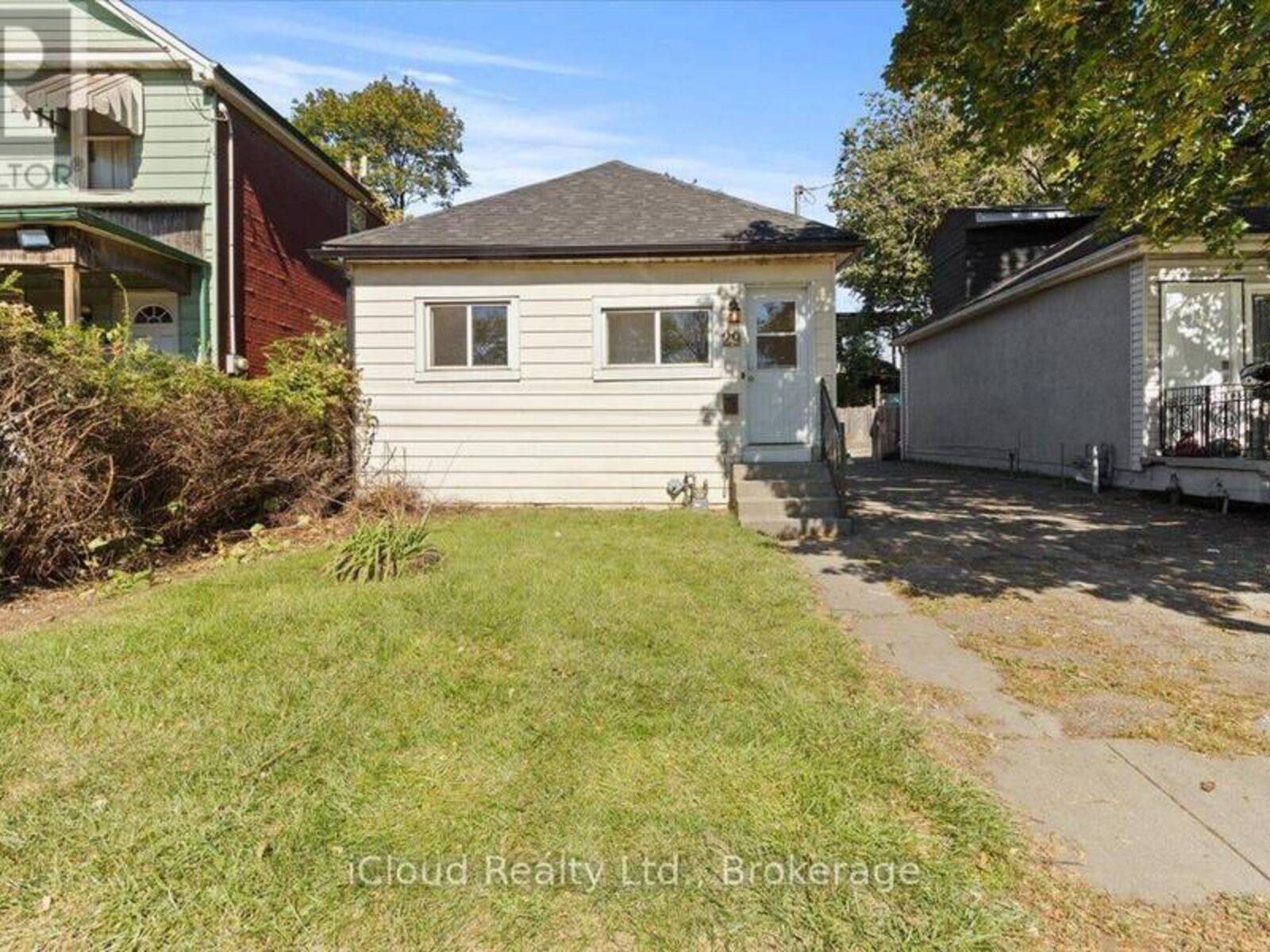 29 BIGGAR AVENUE, Hamilton, Ontario L8L 3Z3