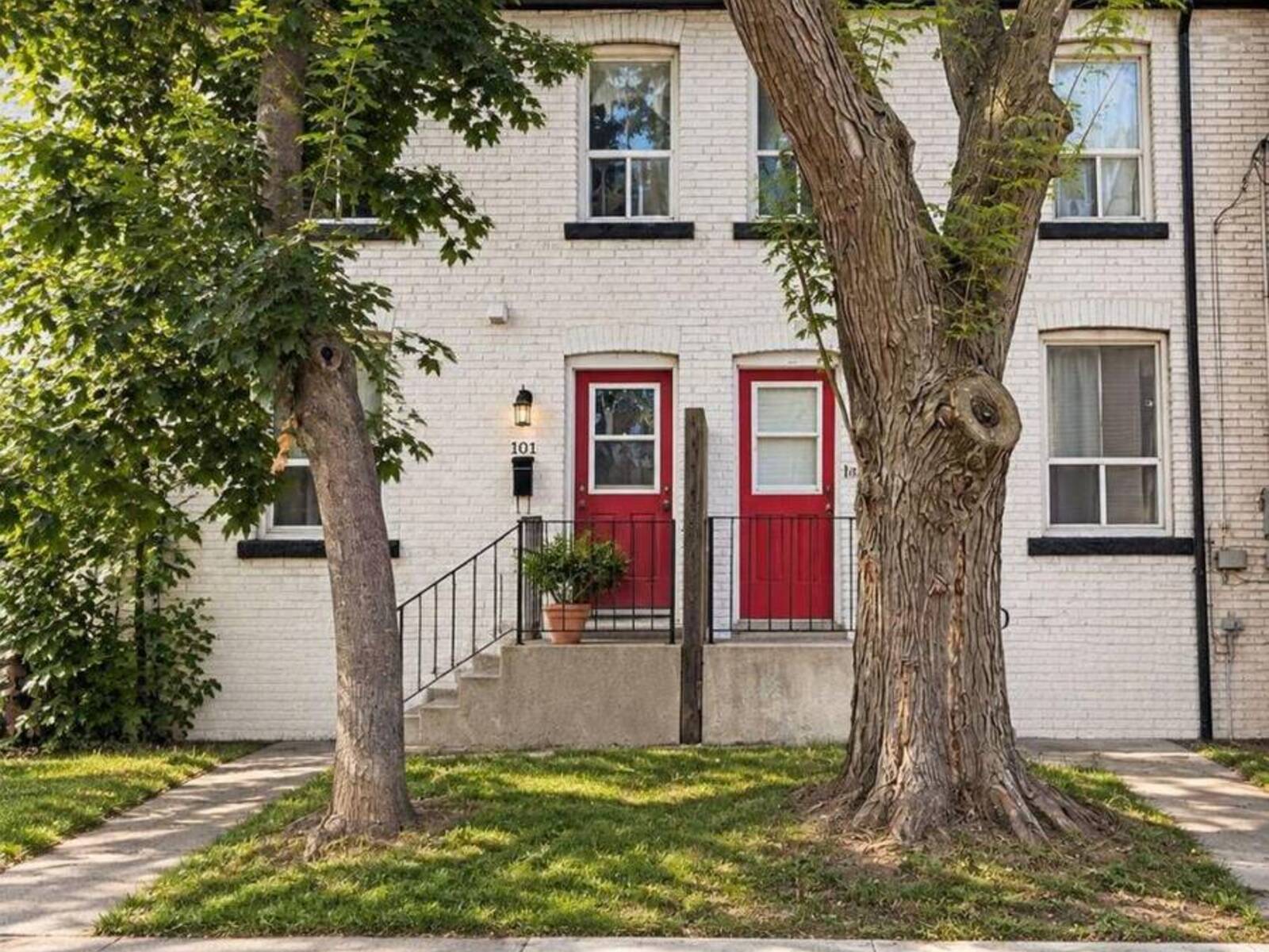 101 CHEEVER STREET, Hamilton, Ontario L8L 5R8