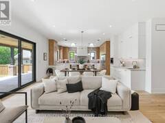 106 HAWTHORN AVENUE Whitchurch-Stouffville Ontario, L4A 4S9