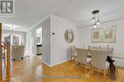 61 - 19 FOXCHASE AVENUE | Vaughan Ontario | Slide Image Four