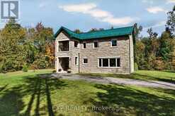 9525 OLD HOMESTEAD ROAD | Georgina Ontario | Slide Image Four