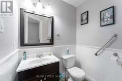 19 MOORE PLACE | Barrie Ontario | Slide Image Thirteen