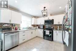 19 MOORE PLACE | Barrie Ontario | Slide Image Nine