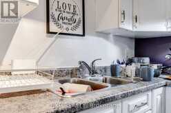241 GRAND AVENUE E | Chatham Ontario | Slide Image Eight