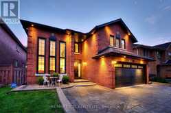 2B TRINITY CRESCENT | Richmond Hill Ontario | Slide Image Two