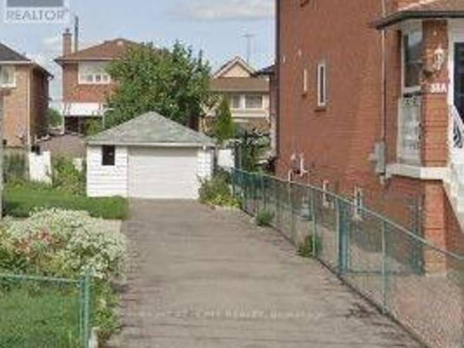 20 MAPLE BUSH AVENUE, Toronto, Ontario M9N 1S6