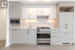 605 - 8 MANOR ROAD W | Toronto Ontario | Slide Image Nine