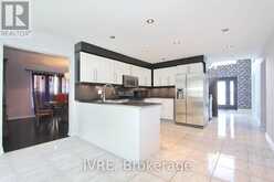 612 ELGIN MILLS ROAD W | Richmond Hill Ontario | Slide Image Sixteen