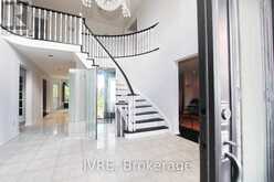 612 ELGIN MILLS ROAD W | Richmond Hill Ontario | Slide Image Eight