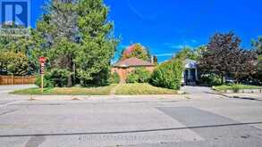 11 PINE AVENUE N | Mississauga Ontario | Slide Image Thirty-one