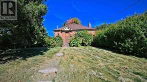 11 PINE AVENUE N | Mississauga Ontario | Slide Image Five