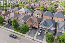 7 CHAPPARAL DRIVE | Brampton Ontario | Slide Image Three