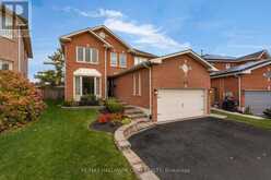 35 GRASETT CRESCENT | Barrie Ontario | Slide Image Three