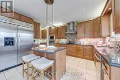 530 GOLFVIEW COURT | Oakville Ontario | Slide Image Seventeen