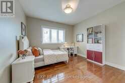 530 GOLFVIEW COURT | Oakville Ontario | Slide Image Thirty-one