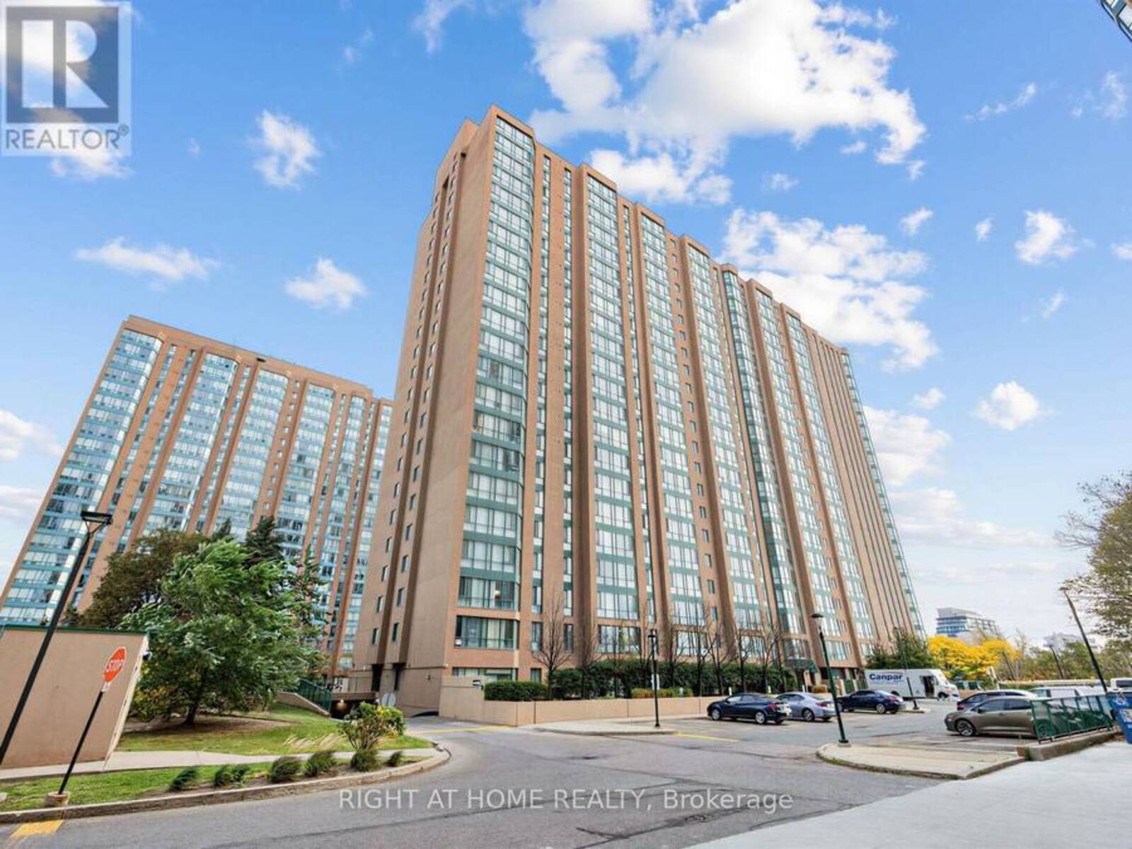 1108 - 145 HILLCREST AVENUE, Mississauga, Ontario L5B 3Z1
