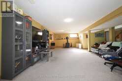 30 NESBITT STREET | Mapleton Ontario | Slide Image Thirty-one